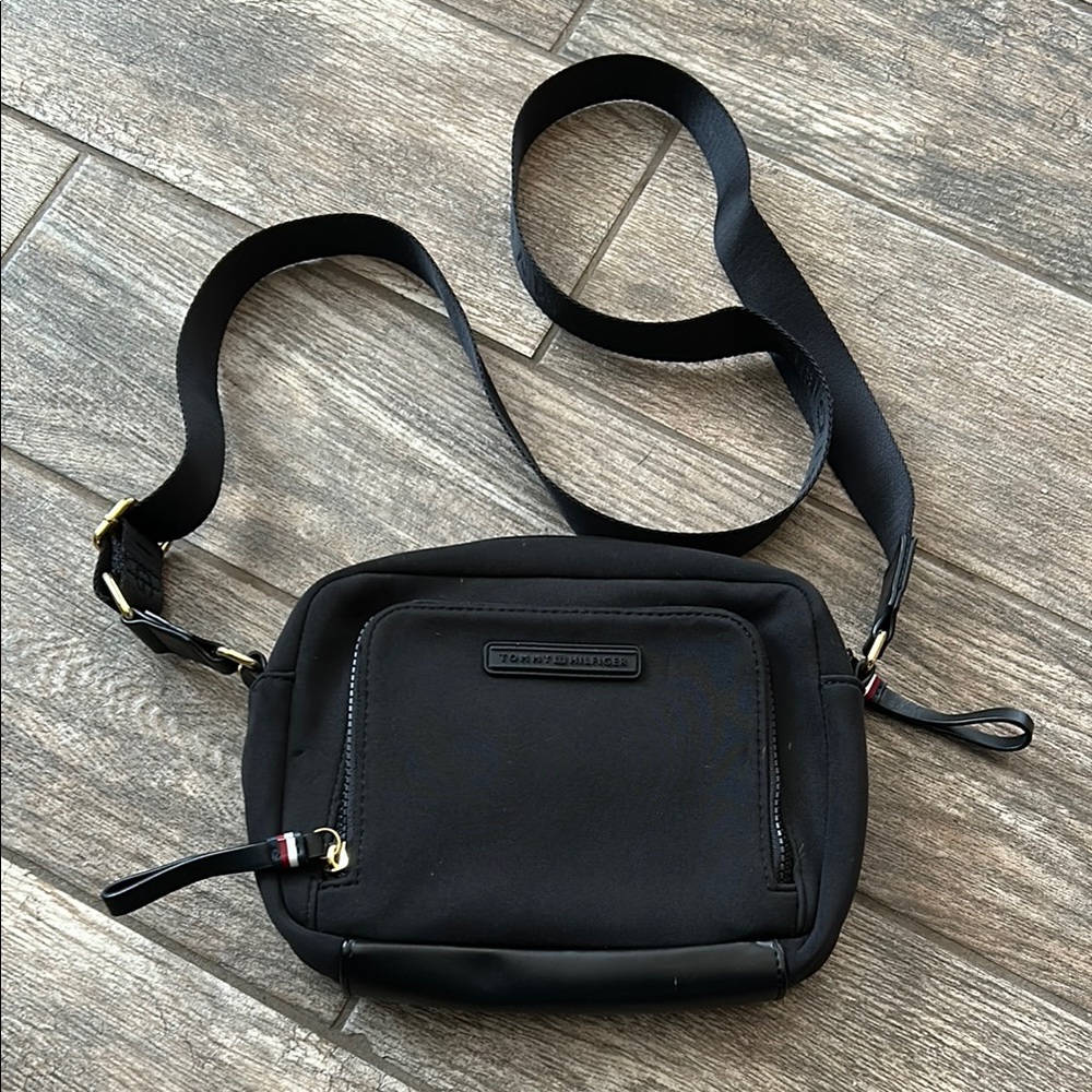 Tommy Hilfiger Black Camera Crossbody Bag with Adjustable Strap